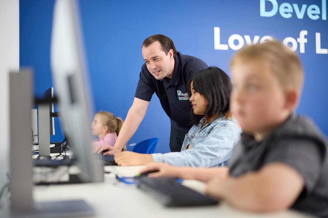 KipMcGrath_StudentGroup_02_Computer_014 (1).jpg